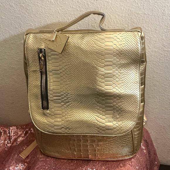 Tote & Carry Gold Backpack - Picture 1 of 6